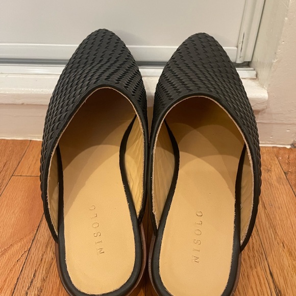 Nisolo Woven Leather Mules in Black, Size 9.5 - Picture 2 of 6